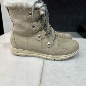 Sorel Tan Winter Boots with Faux Fur